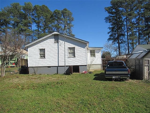 2nd image of 913 Lewis St