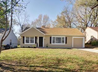 7538 Eaton St, Prairie Village, KS 66208