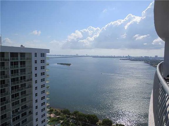 2nd image of 1750 N Bayshore Dr APT 2007