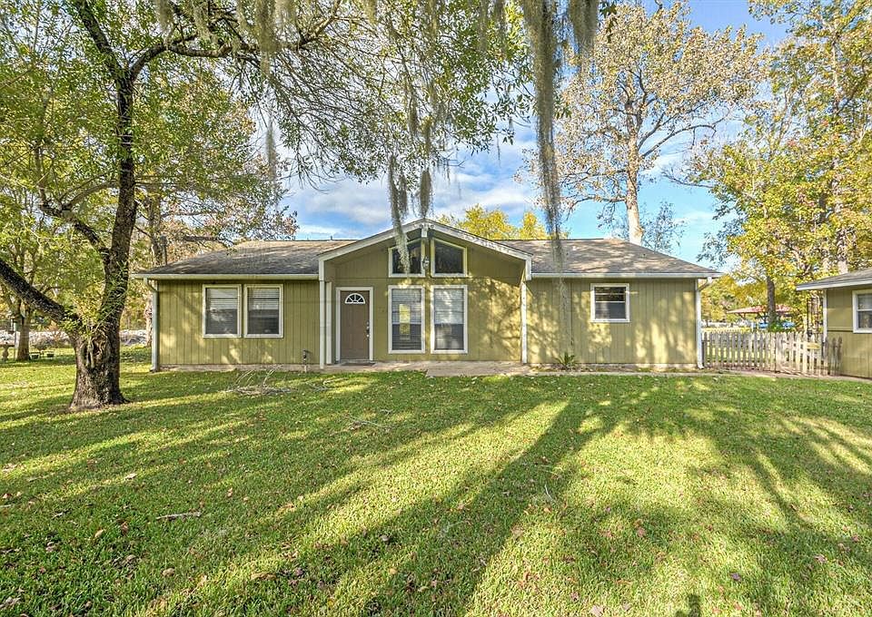 1st image of 5 Lakeview Ct