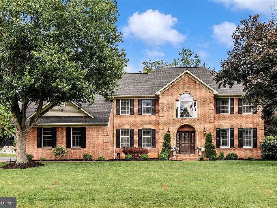 1st image of 11203 Parkwood Dr