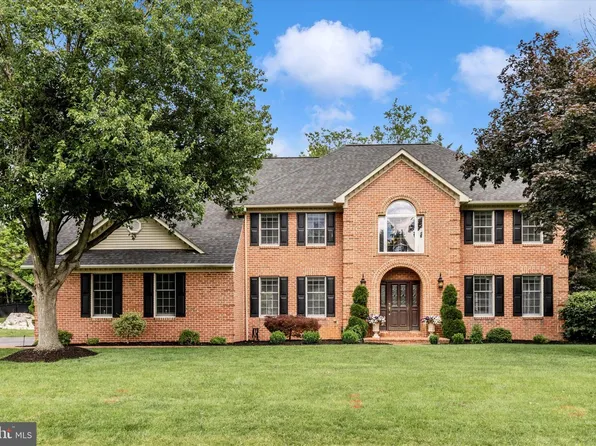 11203 Parkwood Dr, Hagerstown, MD 21742