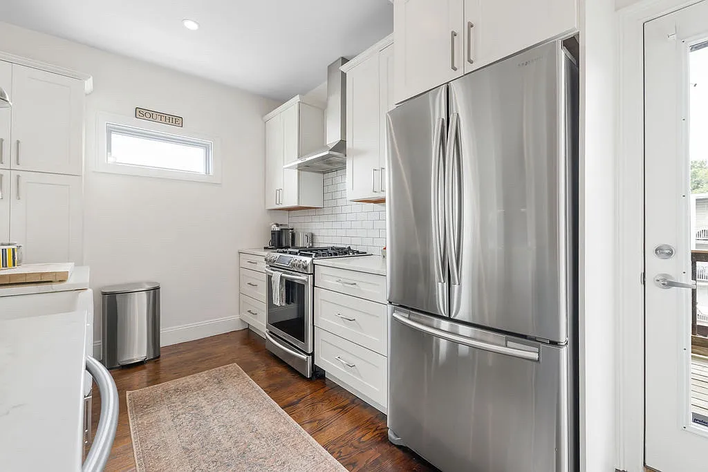 3 bed, 1204 sqft, $6,000 — Photo 4
