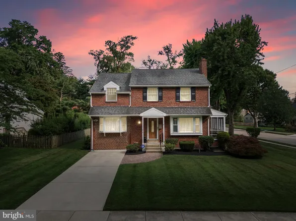 614 Windsor Pl, Moorestown, NJ 08057