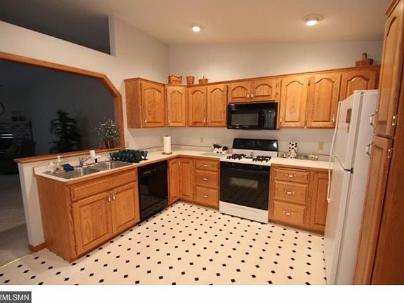 4th image of 747 Mulligan Dr #A