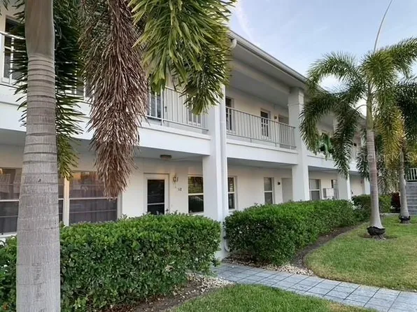 121 Brandywine Dr, Largo, FL 33771