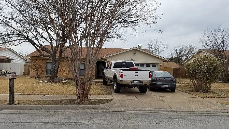 3 bed, 1930 sqft, $2,000 — Photo 1