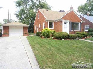 8220 Park Ave, Allen Park, MI 48101