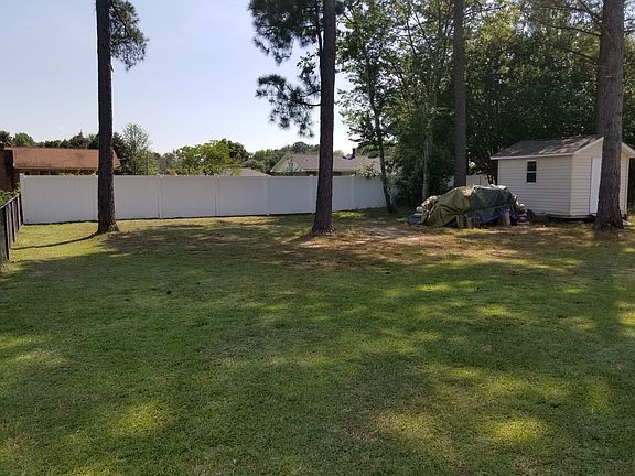 6' Privacy fence to the rear