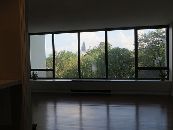 4th image of 2800 N Lake Shore Dr APT 404