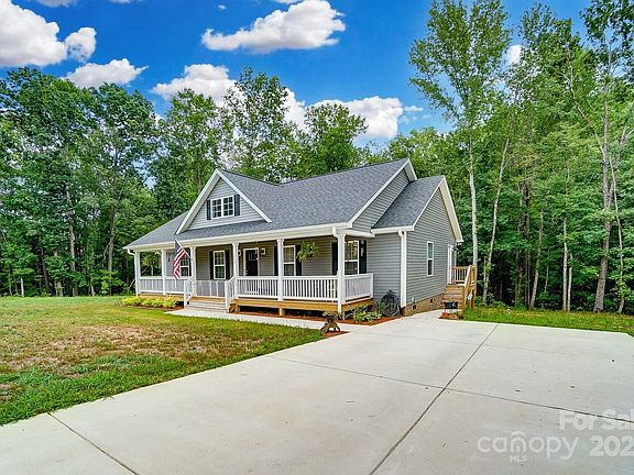 5th image of 1309 Creekview Dr