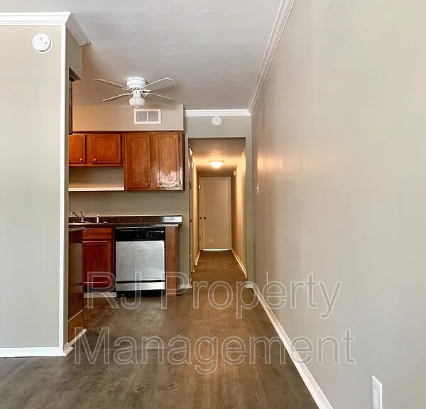2093 Jefferson Ave #3 — Photo 3