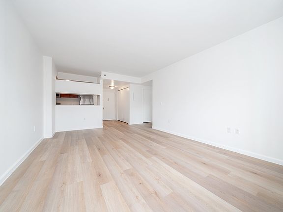 4th image of 72-25 153rd St #103