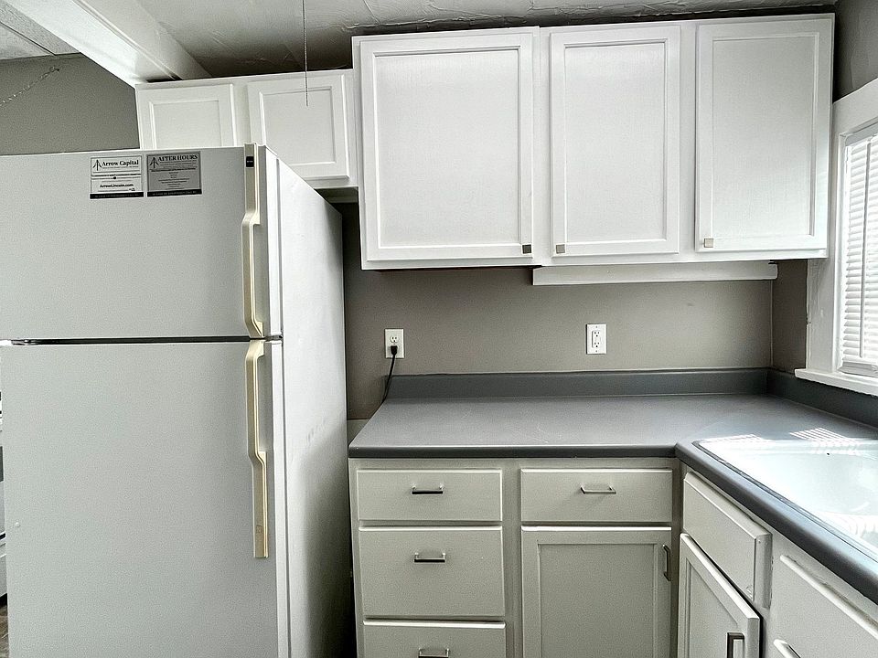 1st image of 1215 Peach St APT 3