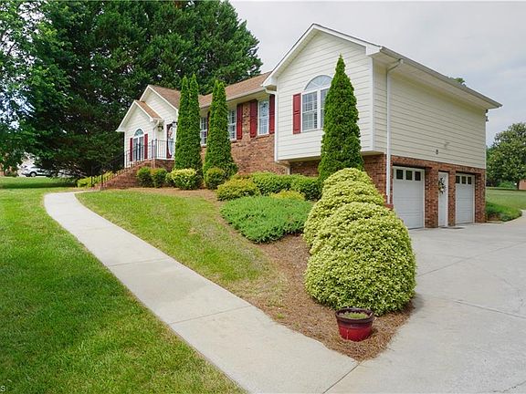 2nd image of 175 Loblolly Ln