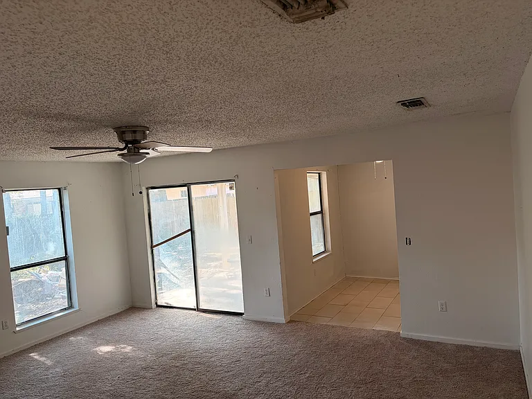 405 Birdsong Ln — Photo 3