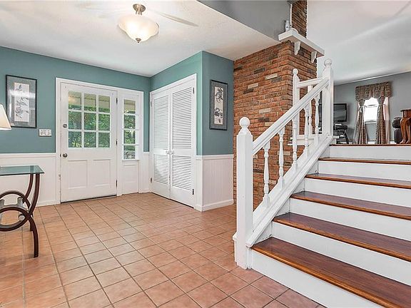 2nd image of 8954 Hillcrest Dr