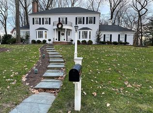 8 Dale Dr, Morristown, NJ 07960