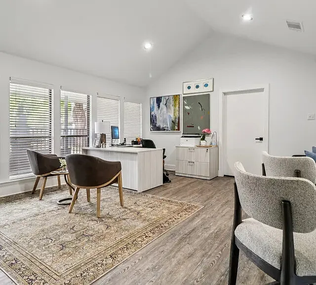 Woodbridge Townhomes — Photo 8