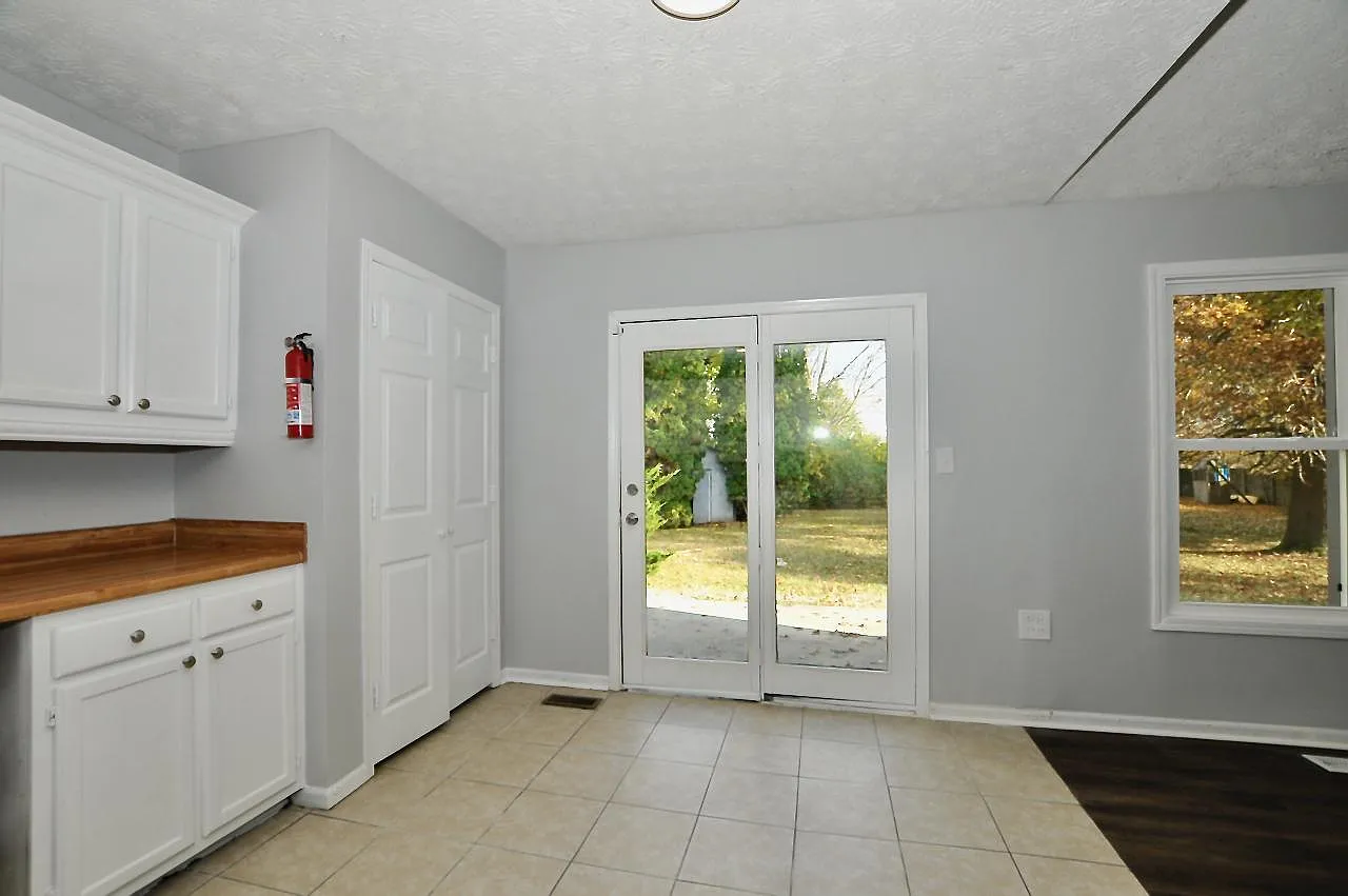 3 bed, 1296 sqft, $1,675 — Photo 4