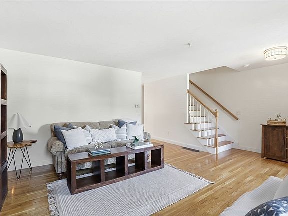 5th image of 269 Washington St Unit C3