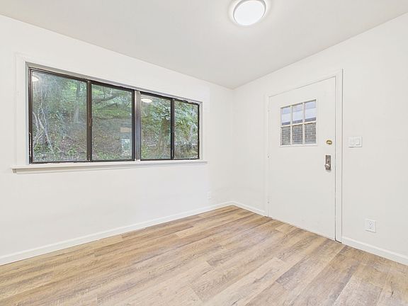 5th image of 539 Saint Marys Dr