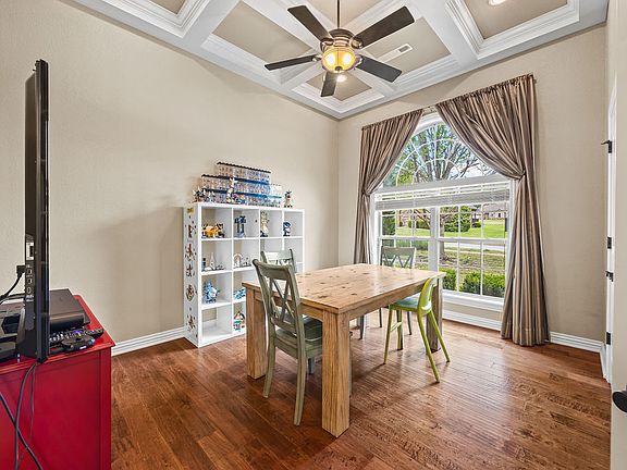 3rd image of 2737 N Signet Pl