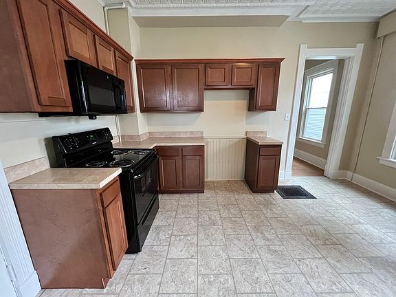 2nd image of 835 South Ave