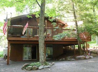 2522 Hawk View Ct, Pocono Lake, PA 18347