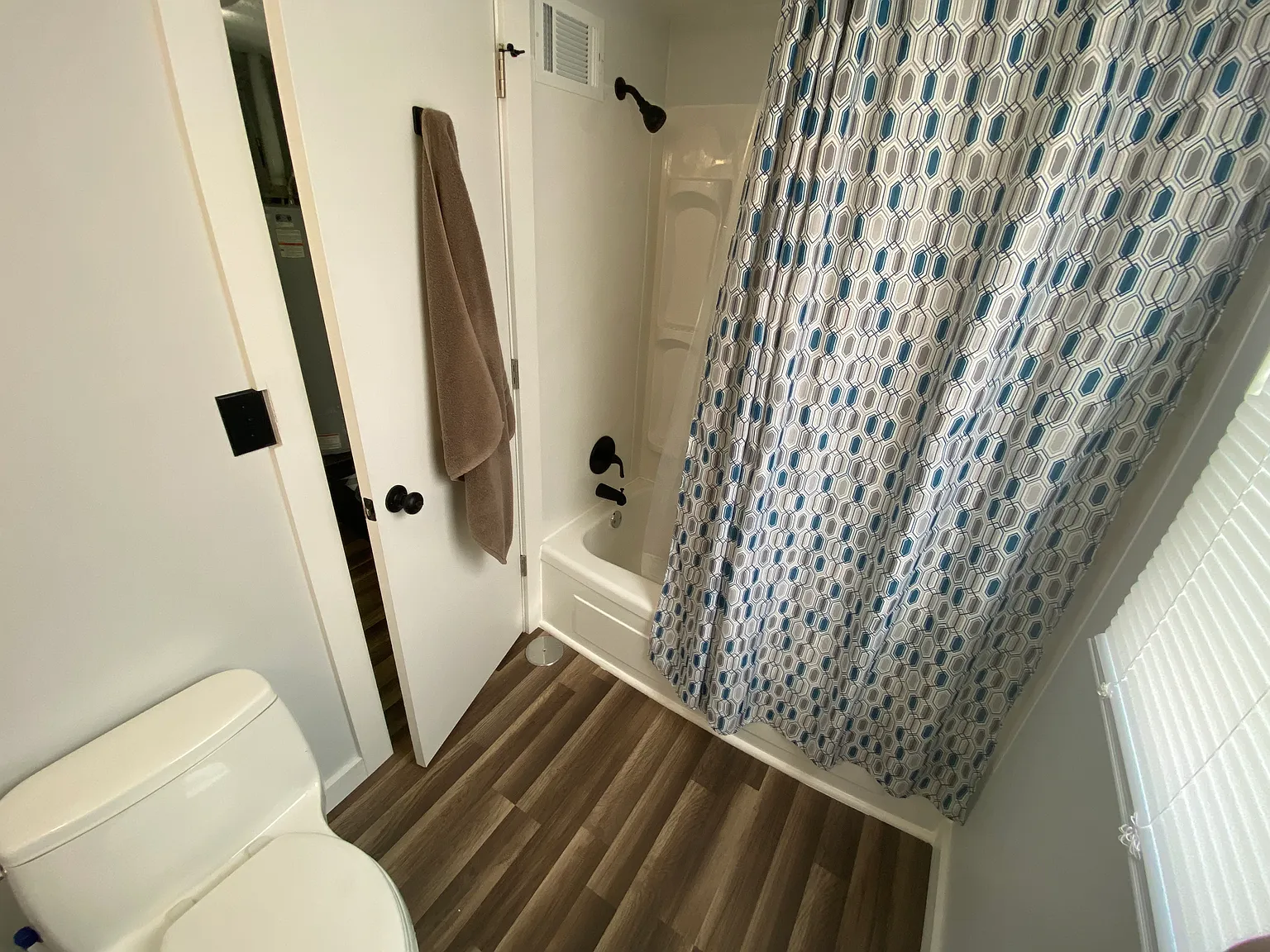 2 bed, 1000 sqft, $1,350 — Photo 4