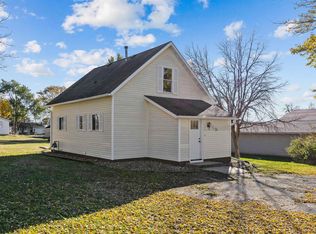 140 8th St N, Maynard, IA 50655