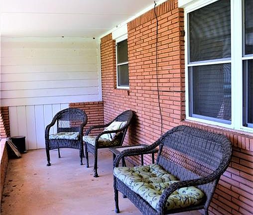 2nd image of 821 N College St
