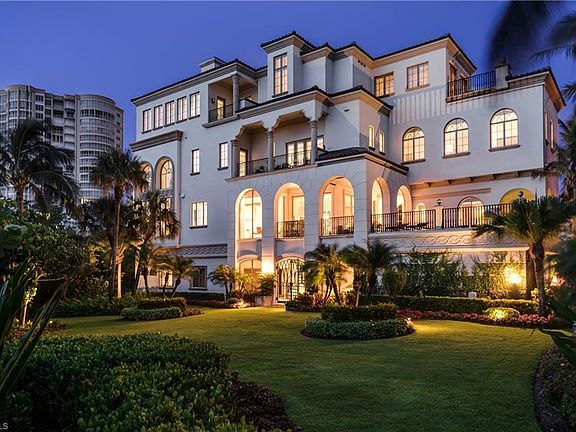 3rd image of 7629 Bay Colony Dr
