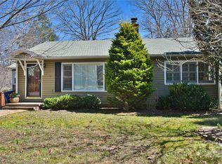 302 Montreat Rd, Black Mountain, NC 28711