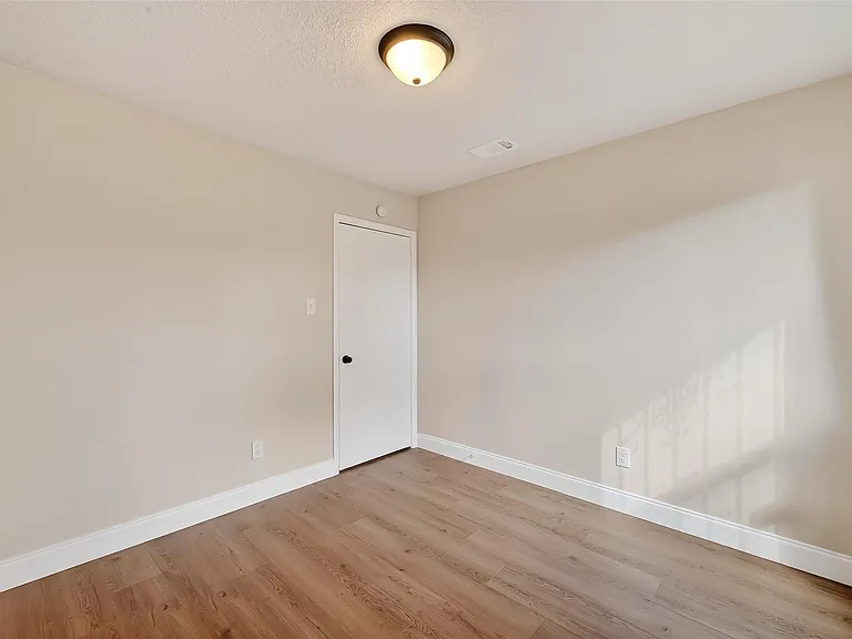 5530 Oak Falls Dr — Photo 24
