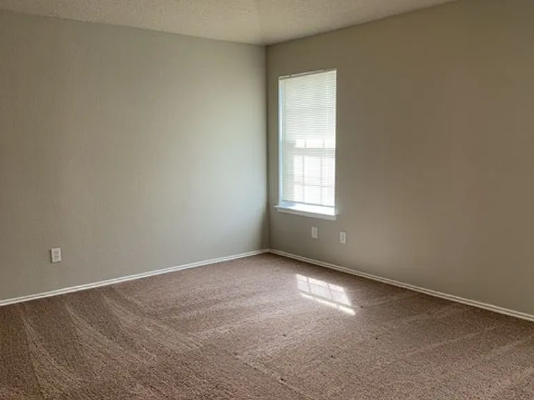 2411 Canyon Springs Dr — Photo 12
