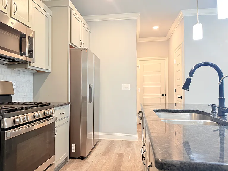 2310 SW Poppy St — Photo 10