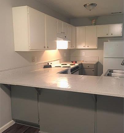 Pictures are of a similar unit.