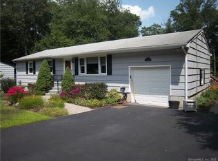 18 Hillside Dr, Gales Ferry, CT 06335