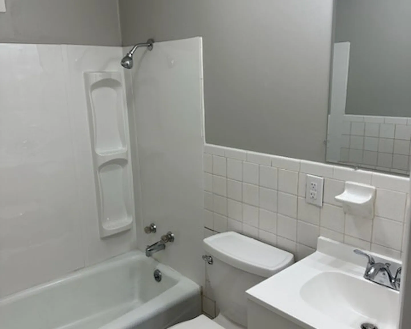 Oakview Park Apartments Summer Move In Special- $400 Off A Months Rent — Photo 4