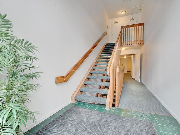 3rd image of 576 Cloverfield Ln APT 208