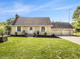 3976 Mitchell Rd, Lapeer, MI 48446