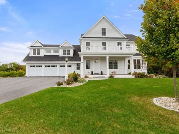48 Graystone Ln, Natick, MA 01760