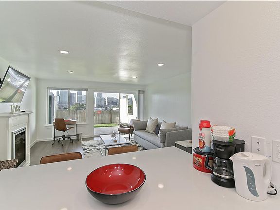 4th image of 701 122nd Ave NE APT 103