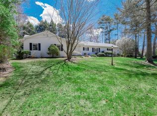 23 Holly Ln, Mattapoisett, MA 02739