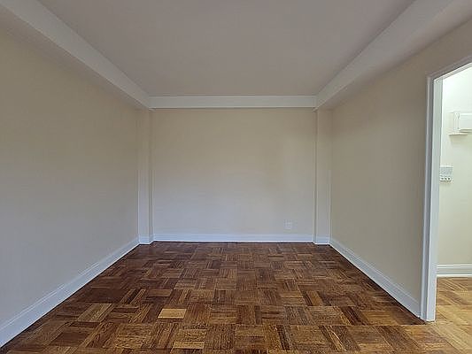 5th image of 50-01 39th Ave #Mm41