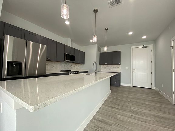 5th image of 132 E University Ave #203