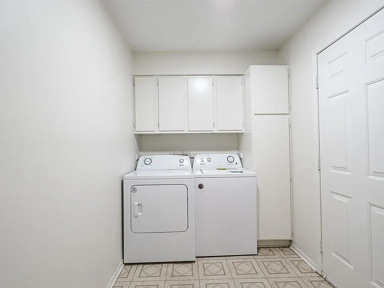 2106 Lamplight Village Cir #A — Photo 8