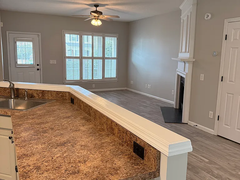 1637 Heyford Cir NW — Photo 3