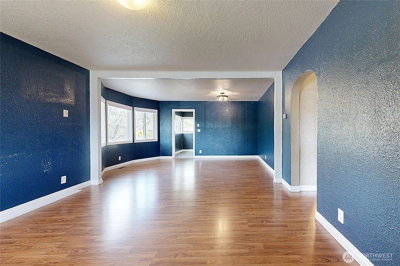 3rd image of 503 Juniper Street